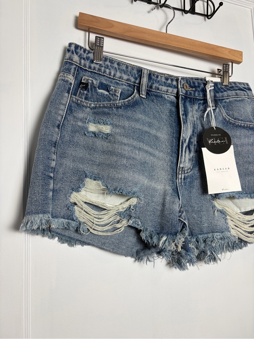KanCan High Rise Distressed denim Shorts Large - Picture 10 of 16